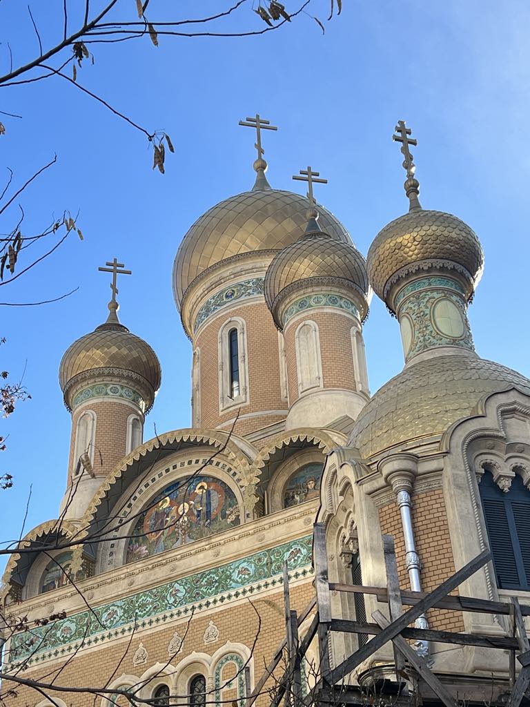 Buchareset, Romania